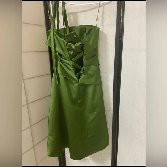 Madison Collection Prom Dress - Picture 6 of 9